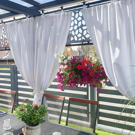 Διαμέρισμα 1 Bedroom Beautiful In *