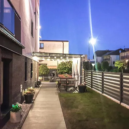 1 Bedroom Beautiful In Διαμέρισμα